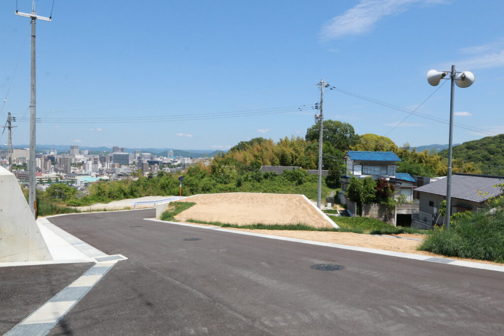 岡山市中区門田文化町1丁目　土地・分譲地　2549.2～2942.4万円　エモ不動産