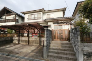 岡山市東区瀬戸町旭ヶ丘1丁目　売家　1100万円　とんがり屋