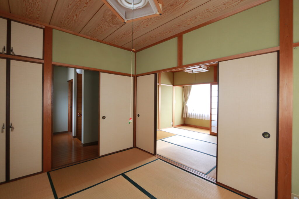 岡山市東区瀬戸町旭ヶ丘1丁目　売家　1100万円　とんがり屋