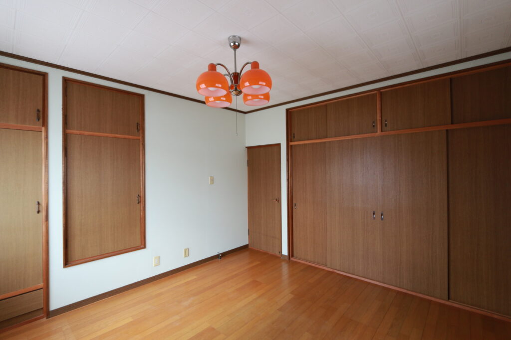 岡山市東区瀬戸町旭ヶ丘1丁目　売家　1100万円　とんがり屋