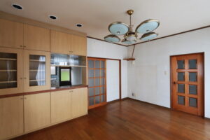 岡山市東区瀬戸町旭ヶ丘1丁目　売家　1100万円　とんがり屋