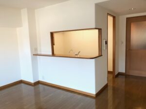 サーパス老松町リビング