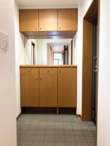 サーパス老松町玄関