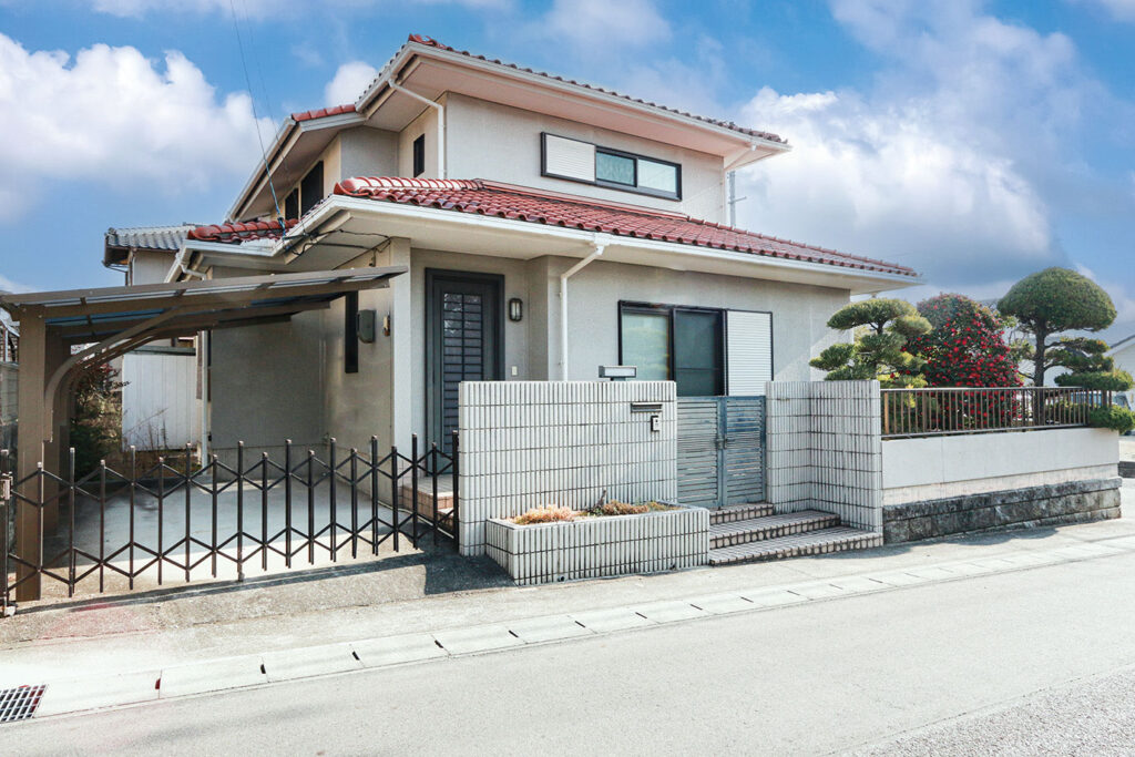 岡山市東区瀬戸町旭ヶ丘2丁目　売家　1350万円　ウィーク