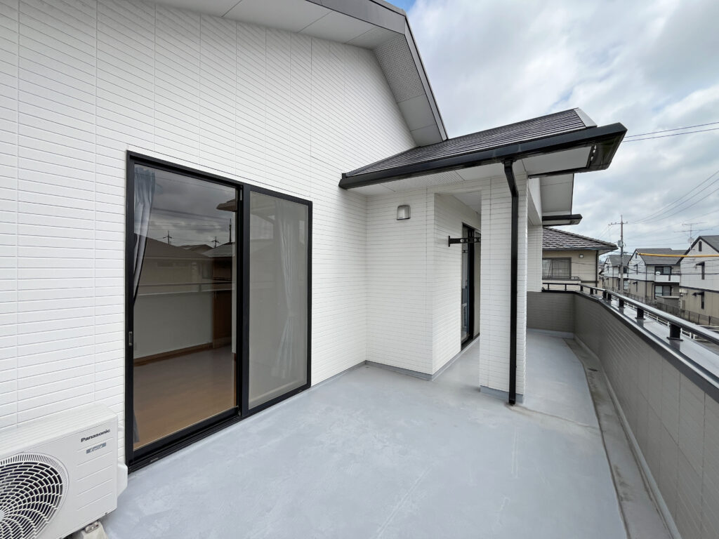 【岡山市南区万倍】JR備前西市駅まで徒歩11分！生活施設充実エリア！バルコニー2